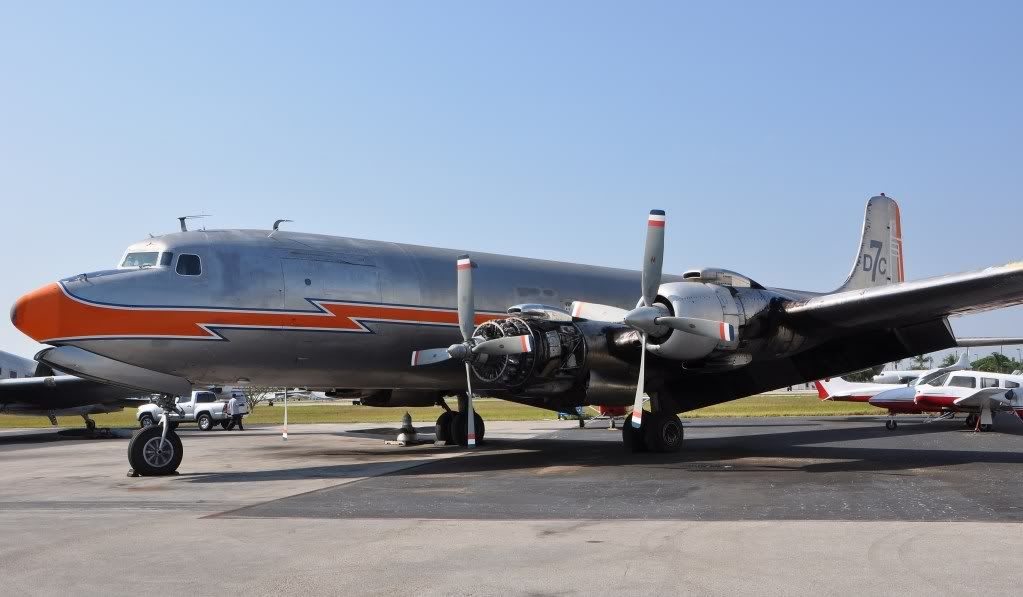 Douglas Day Opa Locka. Civilian Aviation